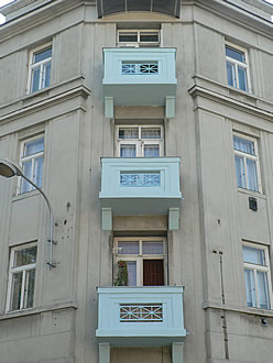 Oprava balkonů Náměstí F. Rae