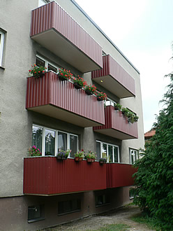 Rekonstrukce balkónů, Holeov, Třeňové sady